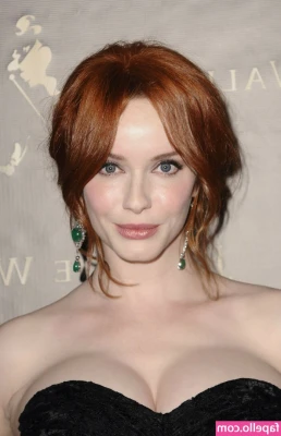 Christina Hendricks [ christina-hendricks ] - Sotto la doccia ❤