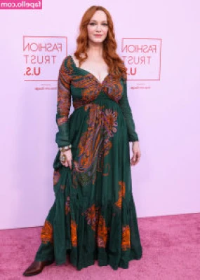 Christina Hendricks [ christina-hendricks ] - Just look how wet i am for you🥺 how badly do you want this