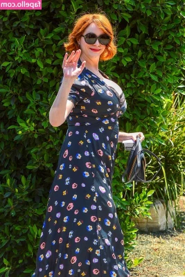 Christina Hendricks [ christina-hendricks ] - WHAT A REAL MAN GETS FULL CLIP