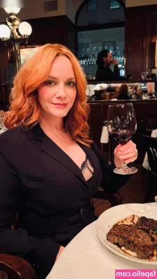 Christina Hendricks [ christina-hendricks ] - SLOW MOTION BOOB BOUNCING IN MY OVERFLOWING BRA AND MATCHING PANTIES