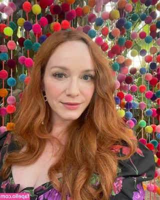 Christina Hendricks [ christina-hendricks ] - Naughty SnapChat Story
