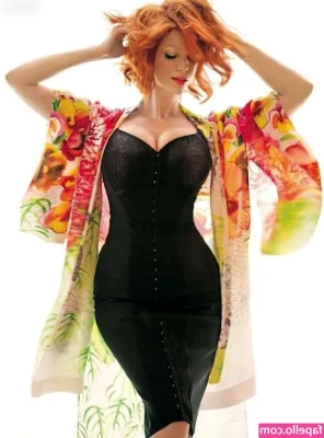 Christina Hendricks [ christina-hendricks ] - GOOD AFTERNOON BABES! i did a cute lil photo shoot & i felt so