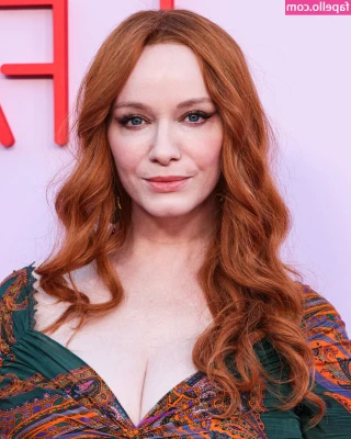 Christina Hendricks [ christina-hendricks ] - Flying to the Maldives tonight ✈️☺️❤️