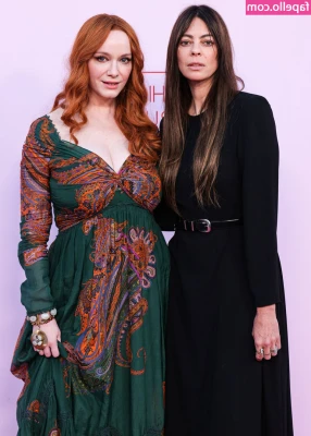 Christina Hendricks [ christina-hendricks ] - J'adore ma chatte trempée
