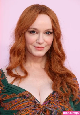 Christina Hendricks [ christina-hendricks ] - Sloppy blowjob! Would you like to face fuck me tonight? Check your DM