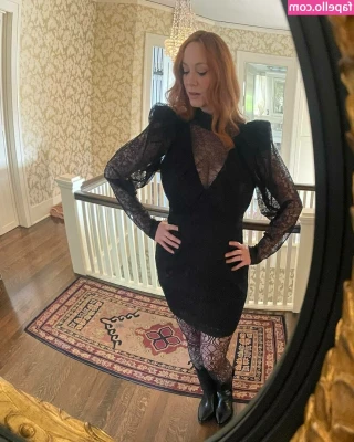 Christina Hendricks [ christina-hendricks ] - Happy hump day 🍑