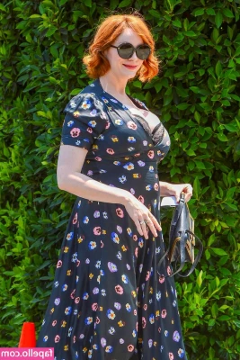 Christina Hendricks [ christina-hendricks ] - Wanna wash this dirty dog~?