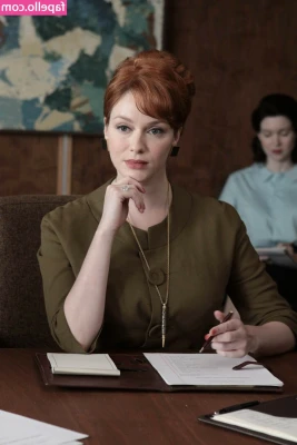 Christina Hendricks [ christina-hendricks ] - Who's ready for another reverse 'get ready with me'? 😜