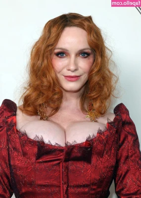 Christina Hendricks [ christina-hendricks ] - Do you ever tire of this creamy rump? 🥩