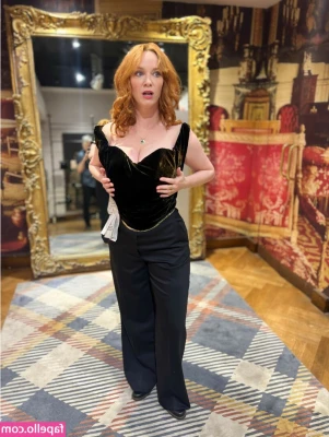 Christina Hendricks [ christina-hendricks ] - Cum soaked hehe . I love this 😀 ❤️