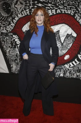 Christina Hendricks [ christina-hendricks ] - A little dance!