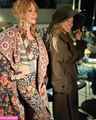 Christina Hendricks [ christina-hendricks ] - I love u guys !!!!