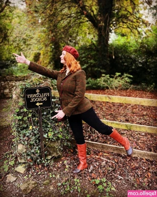 Christina Hendricks [ christina-hendricks ] - Spoil Your FUCKING QUEEN!!!!
