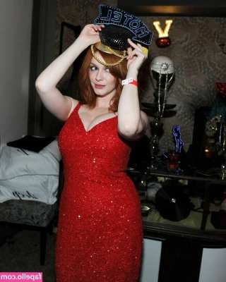 Christina Hendricks [ christina-hendricks ] - Espero este sabado sea fenomenal 💝