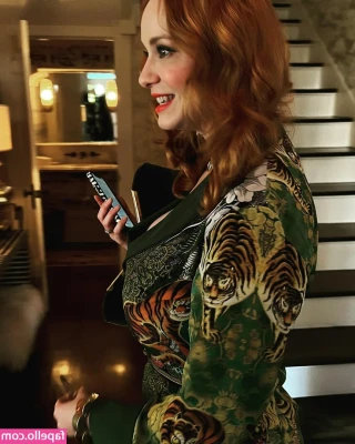 Christina Hendricks [ christina-hendricks ] - Need anal training again hehe 🍑