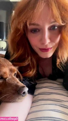 Christina Hendricks [ christina-hendricks ] - Good morning!! It’s getting chilly 🌬 winter is on its way! ❄️