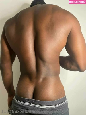 pecsblack - Getting so wet while sucking my toy 😈