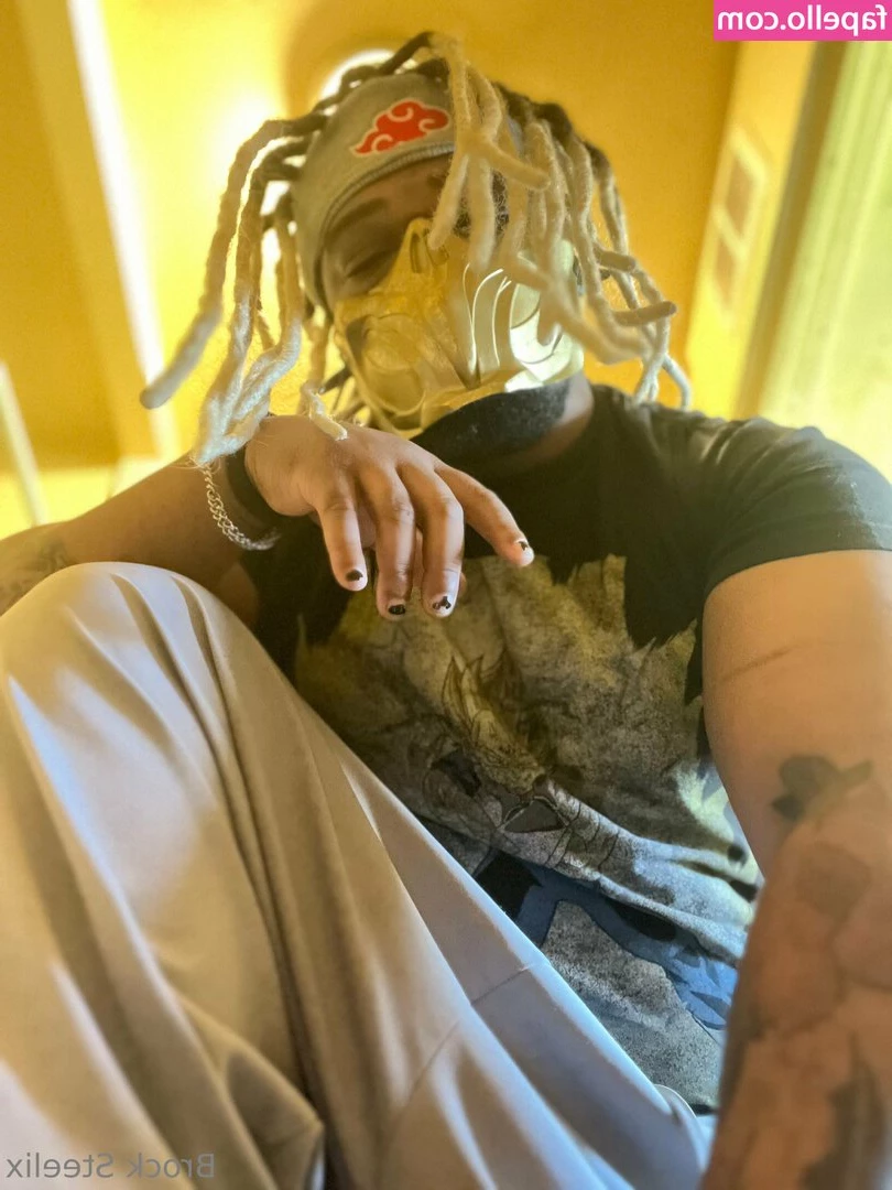 brocksteelix - https://onlyfans.com/293968052/beautifullenaxo