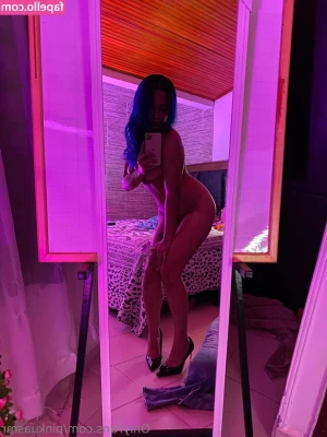 pinkuasmr - I’m online right now for my cammiversary ;) this is my outfit! Come