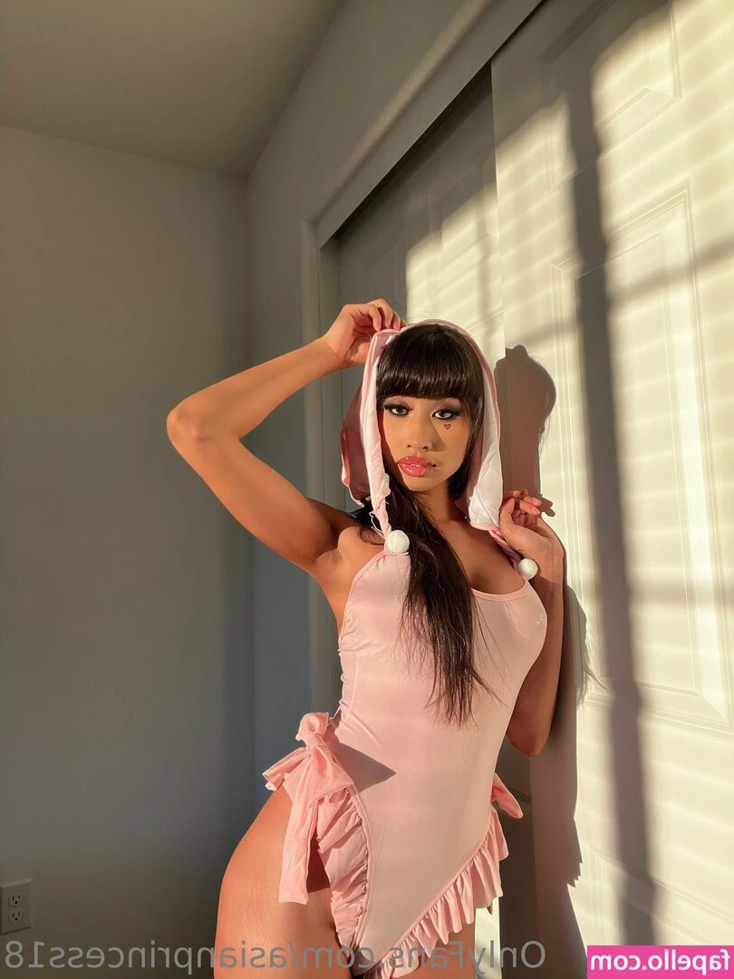 asianprincess18 - Happy Monday! 💋💋 have you checked out my VIP page yet?!
