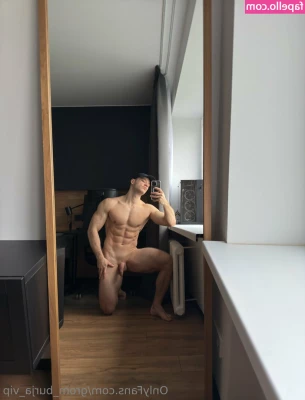 grom_burja_vip [ grom-burja-vip ] - Happy hump day   I m sleepy and could go for a good fill before bed
