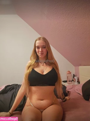 dorfblondie - I wanna be touched right there  Right now
