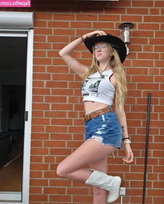 dorfblondie - can you spill your milk on my face daddy  let s do it