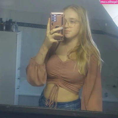 dorfblondie - Chill time after a big day of work and a cold shower   Have a nice