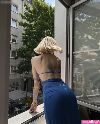 Janaxnell - Giant Dildo-Ride and Auto-Cum