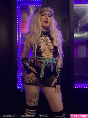 awhor3aphobia - should i leave this on or do you want me fully nude? ❤️