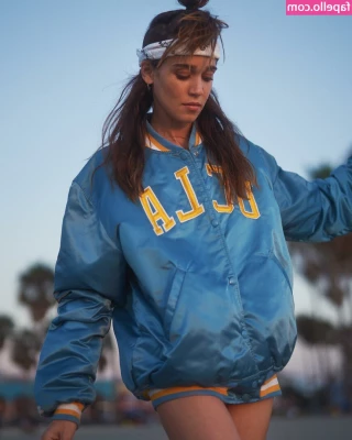 Matilda Lutz [ matilda-lutz ] - Fuck me on a hike I dare you