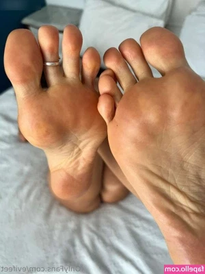 Evifeet - Will you help me decorate