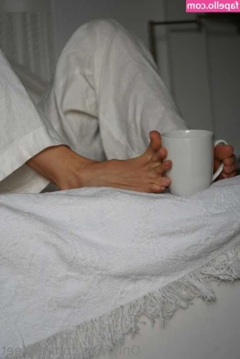 Evifeet - Getting ready to take a little bath🫣 Do you want to join me? 😈