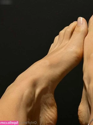 Evifeet - Νιαουυυυ😬😬😬😬