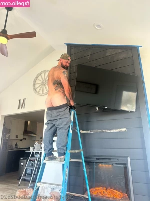 dadbodz520 - How s The View Of My Pretty Pussy   amp  Tight Ass  Is it Close