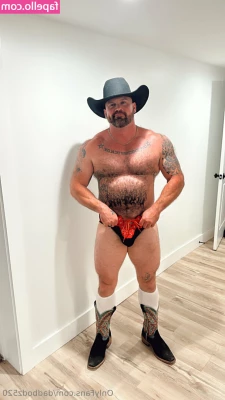 dadbodz520 - Wanna cuddle me