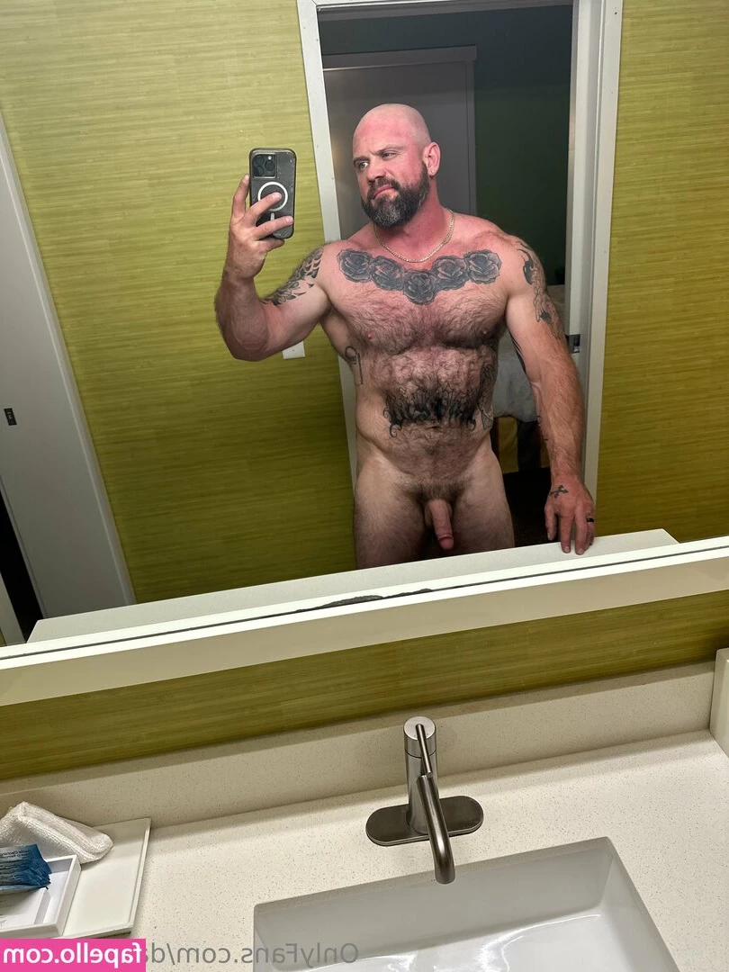 dadbodz520 - Happy Saturday 💋