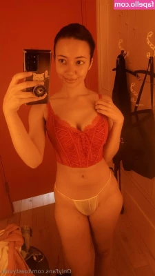 toastyvidz - All feet customs from videos to picture collections are 5  dm me