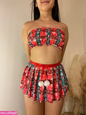 yumeaoki - cleaning up after filming some NYE shoot shenanigans :) things got a