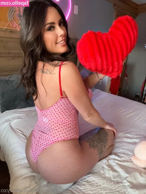laciemayxo - Thought I would share my struggle with you guys lol 🥰🙃 #nipslip