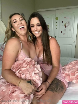 laciemayxo - Regalame un like Y Vete a mi DM  a ver una súper promo y un regalito