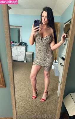 laciemayxo - A boobjob please <3 last 2 pics are kinda funny 😂