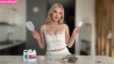 daisybloomm - Tittyfucking a 5 pound dildo