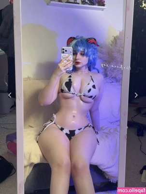 mia_green_tea [ mia-green-tea ] - I LOVE how this white bath custom for one of my favourite fans turned