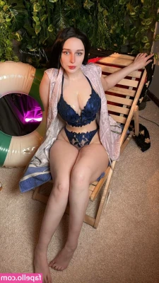 mia_green_tea [ mia-green-tea ] - Check my stories for some of my sexiest scenes!!