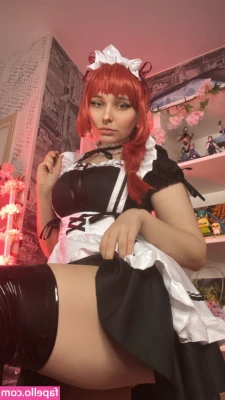 mia_green_tea [ mia-green-tea ] - What's hiding under those sexy clothes? 😻