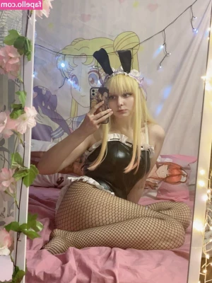 mia_green_tea [ mia-green-tea ] - Tell me a naughty story in my dm…… I’m horny 😈🔥
