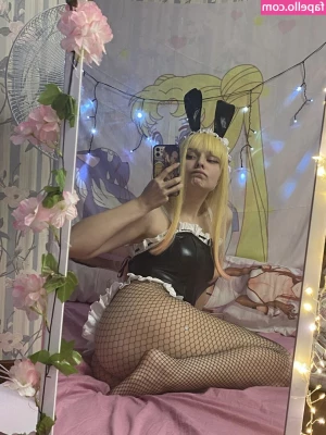 mia_green_tea [ mia-green-tea ] - who wants to join me   let s stay under the covers all day