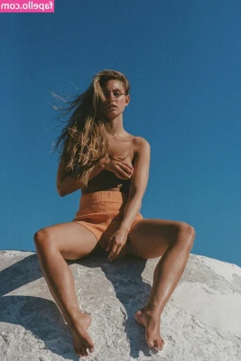 Ida Zeile [ ida-zeile ] - What kinda pics would you guys like to see today    DM or comment