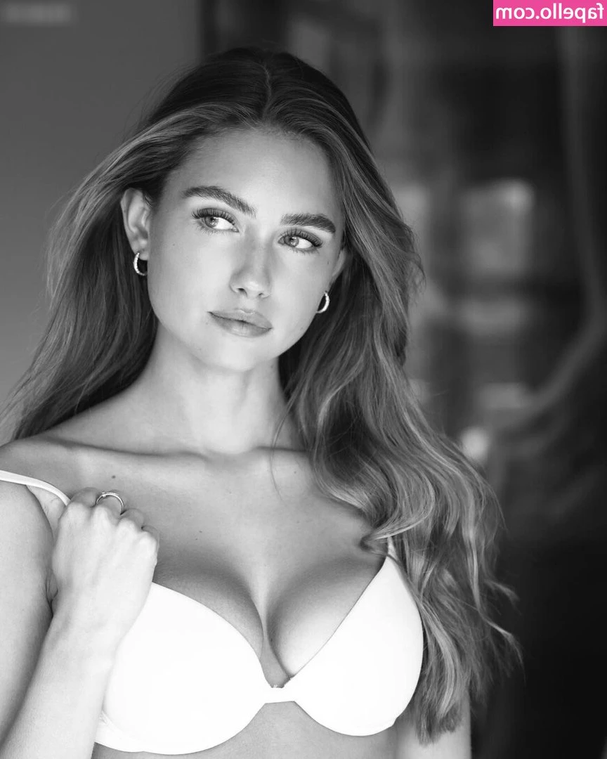 Ida Zeile [ ida-zeile ] - Done it again  I ve discovered the hottest mum on here  Look at those
